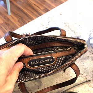 Ladies purse used very little, like new condition.